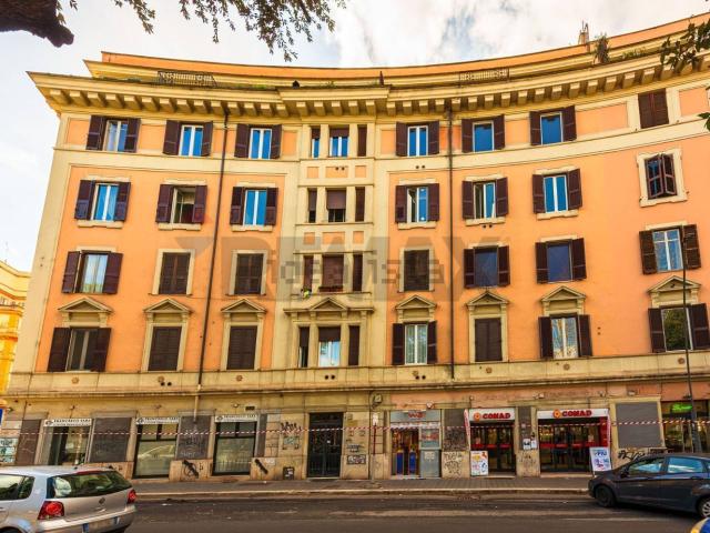 Appartamento in vendita di 115 m² in Piazza dei Re di Roma, 14