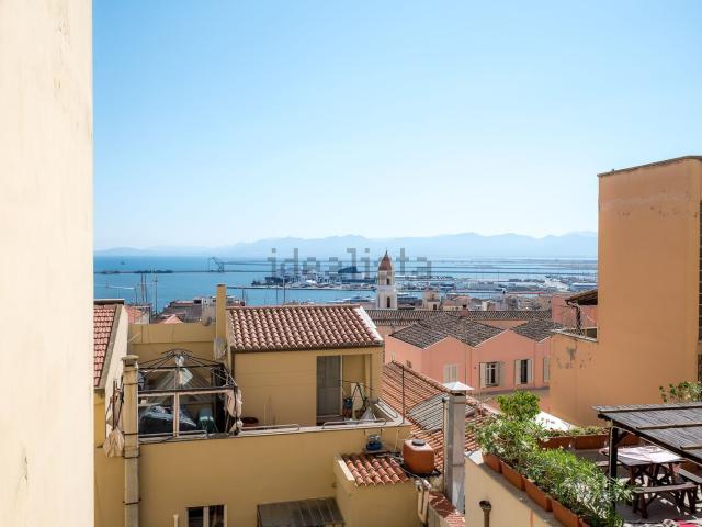 Appartamento in vendita di 115 m² in Piazza Martiri D&apos Italia