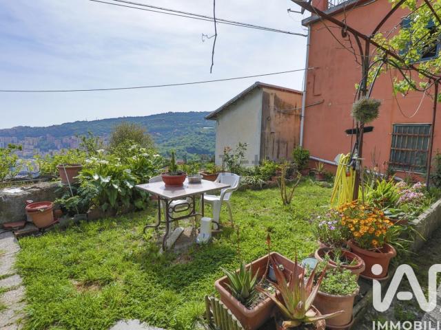 Appartamento in vendita di 115 m² in Salita alla Chiesa di Staglieno, 34