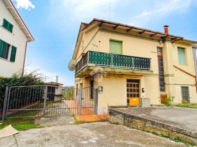 Appartamento in vendita di 115 m² in Strada Santa Caterina, 2539