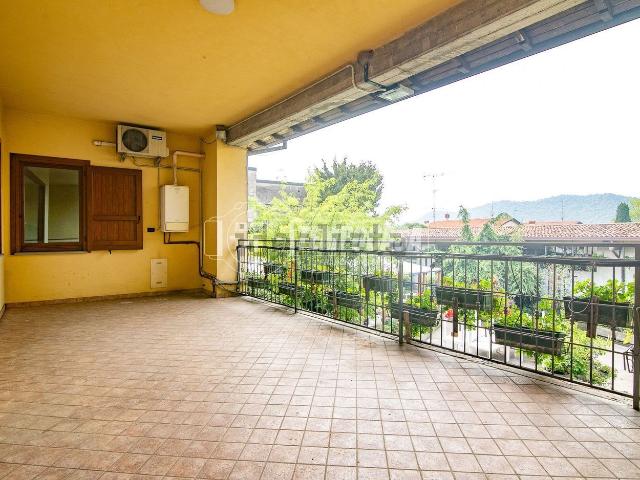 Appartamento in vendita di 116 m² in Via Costa