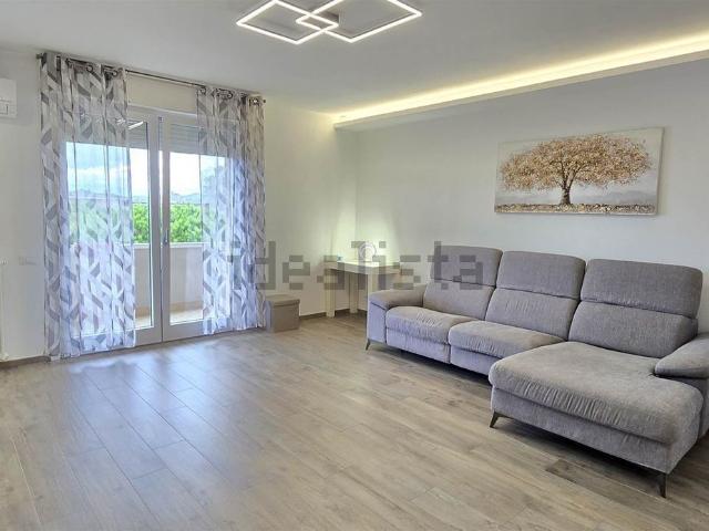 Appartamento in vendita di 116 m² in Via Cassarello