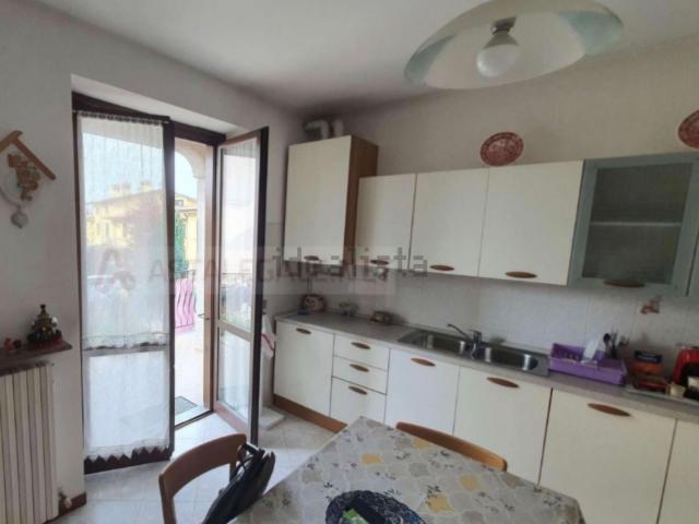 Appartamento in vendita di 116 m² in Via Chiapponi Rocco, 10