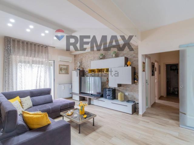 Appartamento in vendita di 116 m² in Via Belmonte Chiavelli, 164