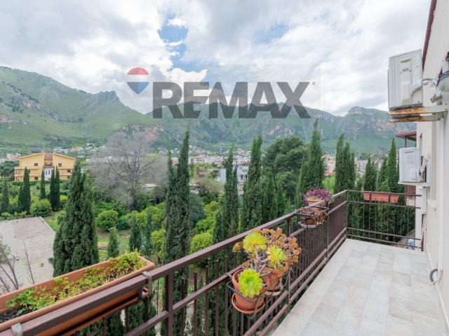 Appartamento in vendita di 116 m² in Via Belmonte Chiavelli, 164