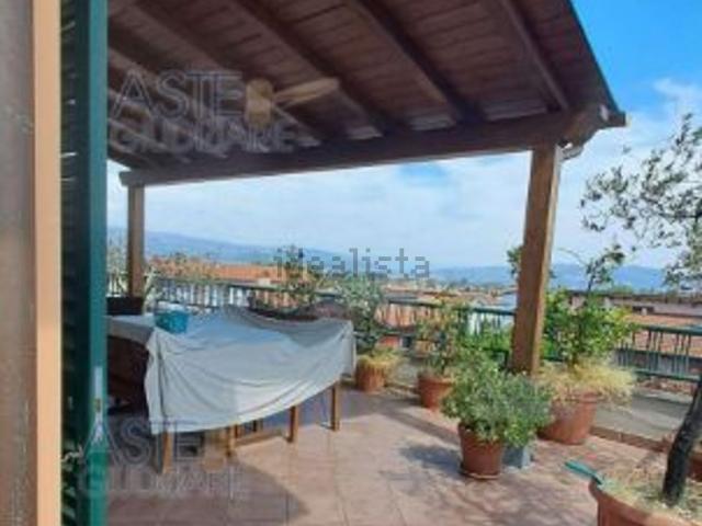 Appartamento in vendita di 116 m² in Via Buggianese, 61