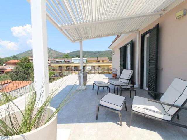 Appartamento in vendita di 116 m² in Via Gennaro Tescione, 157