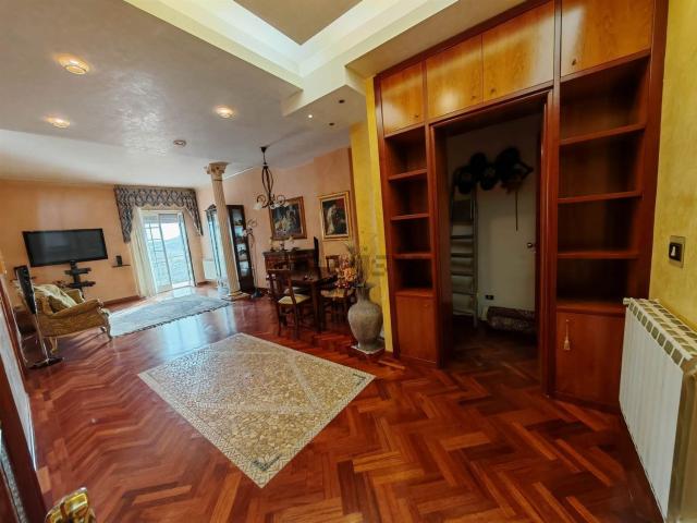 Appartamento in vendita di 116 m² in Via Gioeni, 196