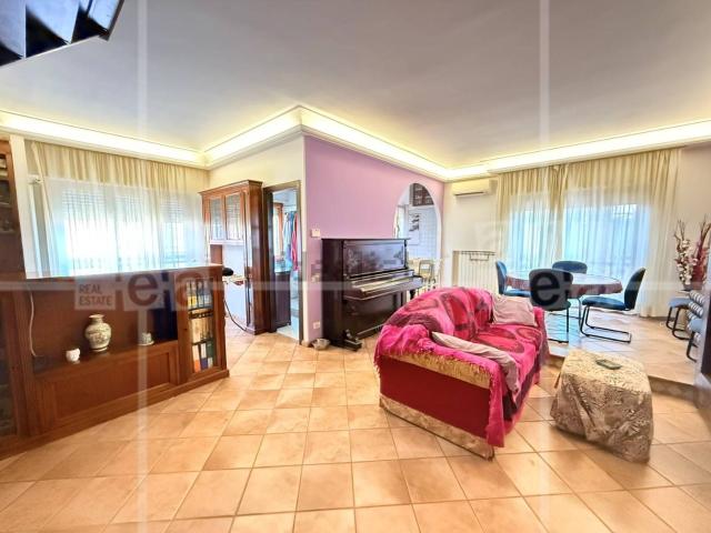 Appartamento in vendita di 116 m² in Via Gravina di Puglia