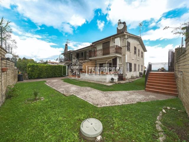Appartamento in vendita di 116 m² in Via dei Mandriali, 19