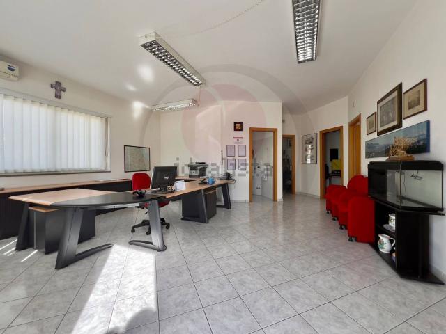 Appartamento in vendita di 116 m² in Via dei Peligni