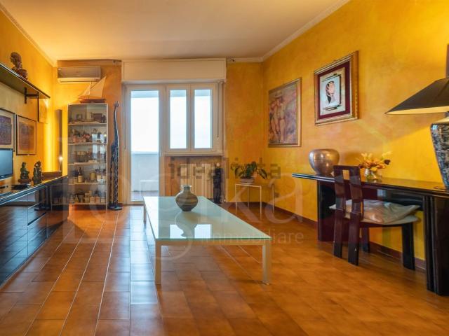 Appartamento in vendita di 116 m² in Via dei Pini, 4