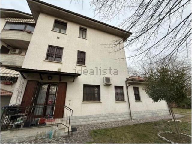 Appartamento in vendita di 116 m² in Via dei Tigli, 13