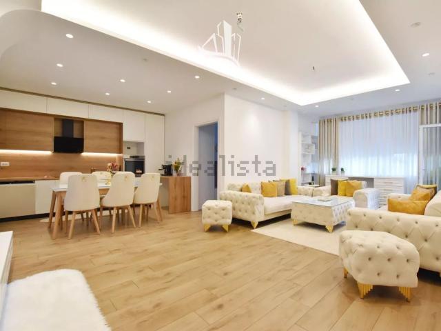 Appartamento in vendita di 116 m² in Via delle Corse