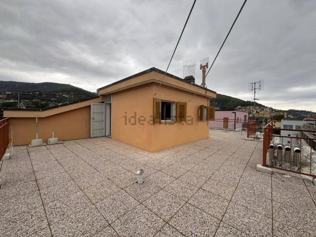 Appartamento in vendita di 116 m² in Via delle Strette, 28