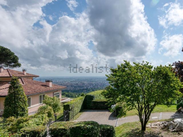 Appartamento in vendita di 116 m² in Via di Barbiano