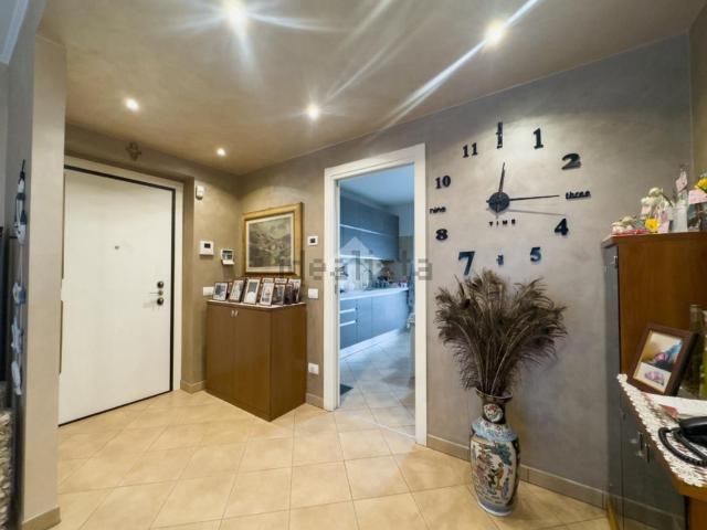 Appartamento in vendita di 116 m² in Via Europa, 33