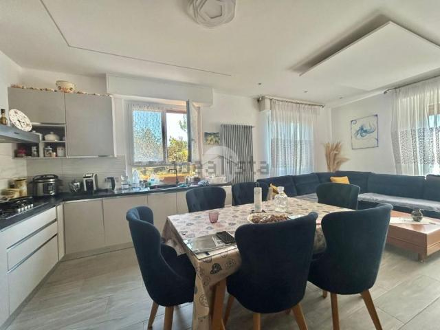 Appartamento in vendita di 116 m² in Via Filippo Turati