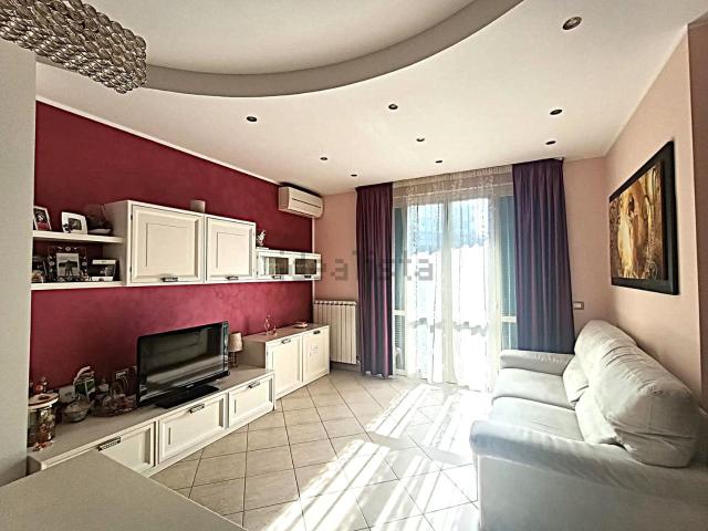 Appartamento in vendita di 116 m² in Via Fratelli Rosati, 7