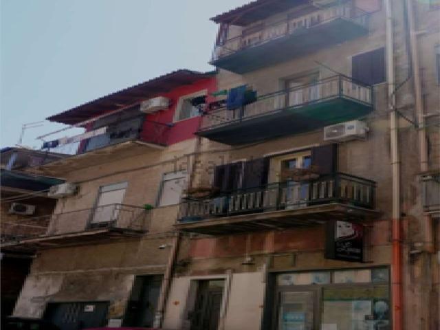 Appartamento in vendita di 116 m² in Via IV Canti, 50