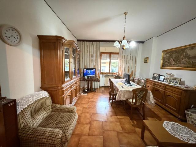 Appartamento in vendita di 116 m² in Via Lago Sant&apos Angelo