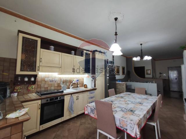 Appartamento in vendita di 116 m² in Via Leonardo Da Vinci, 35