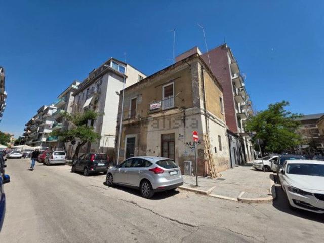 Appartamento in vendita di 116 m² in Via Luigi Zuppetta