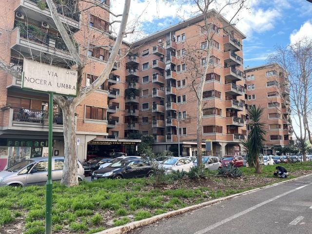 Appartamento in vendita di 116 m² in Via Nocera Umbra, 178