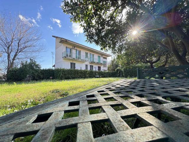 Appartamento in vendita di 116 m² in Via Sandro Pertini, 16