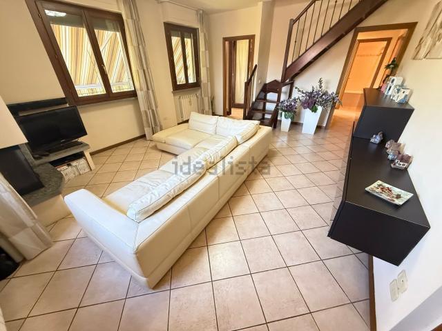 Appartamento in vendita di 116 m² in Via Petrarca