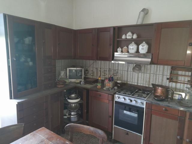 Appartamento in vendita di 116 m² in Via Perrone, 1