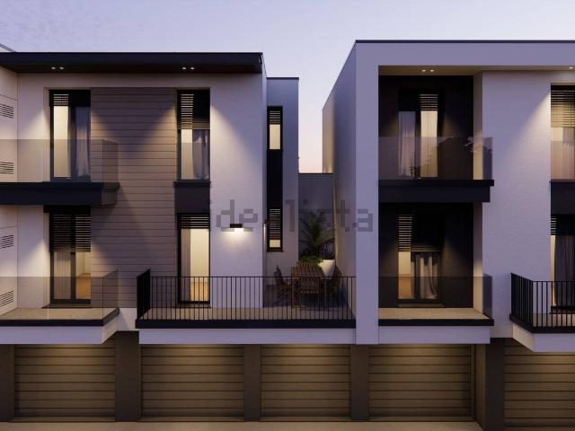 Appartamento in vendita di 116 m² in Via Riva del Garda