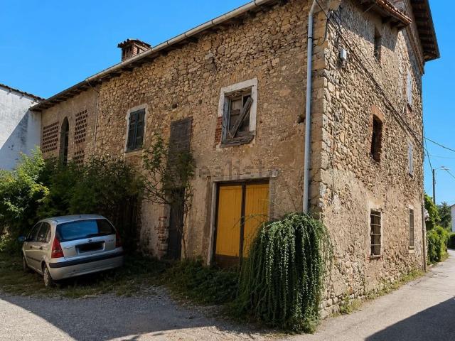 Appartamento in vendita di 116 m² in Via XXV Aprile, 10