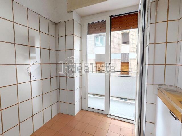Appartamento in vendita di 116 m² in Viale Alcide De Gasperi, 24