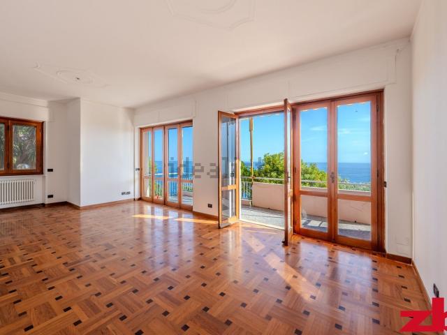 Appartamento in vendita di 116 m² in Strada Statale 1
