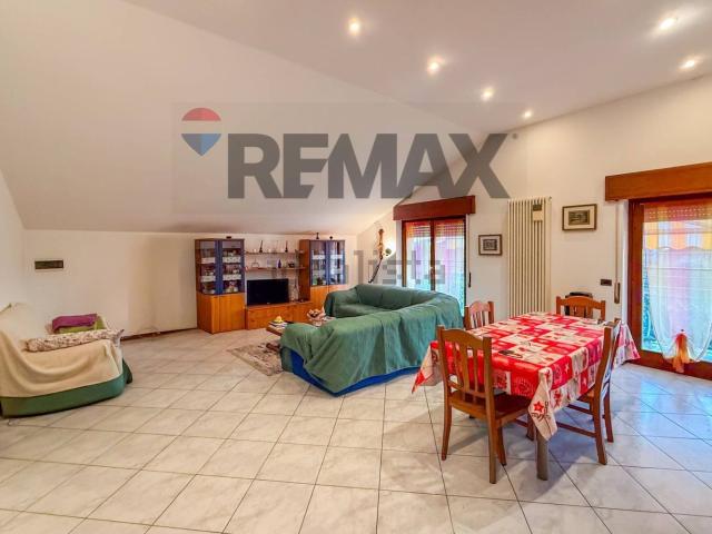Appartamento in vendita di 117 m² in Via C. Menotti, 4