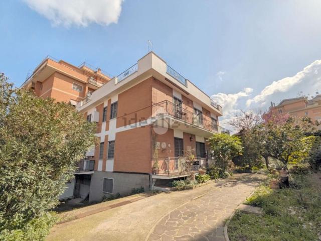 Appartamento in vendita di 117 m² in Via Col di Lana, 66