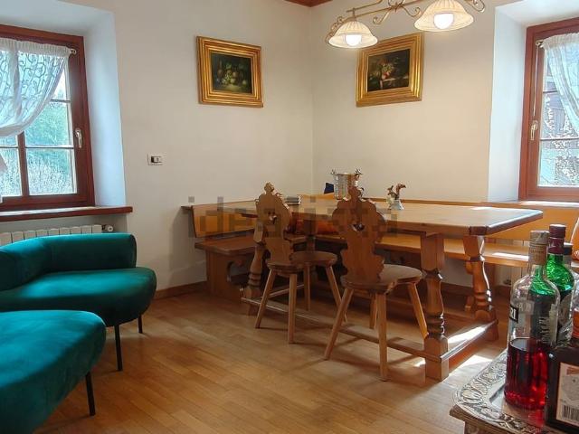 Appartamento in vendita di 117 m² in Via Costa