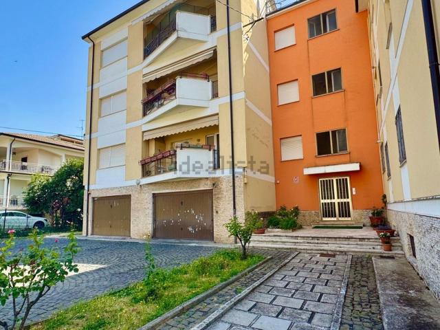 Appartamento in vendita di 117 m² in Via Canada