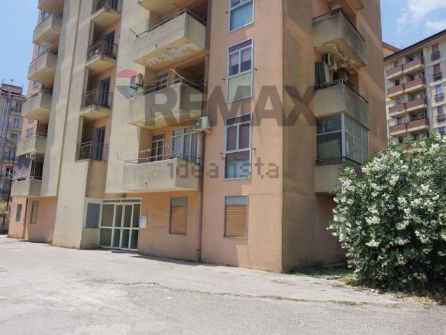 Appartamento in vendita di 117 m² in Via Caronia, 2