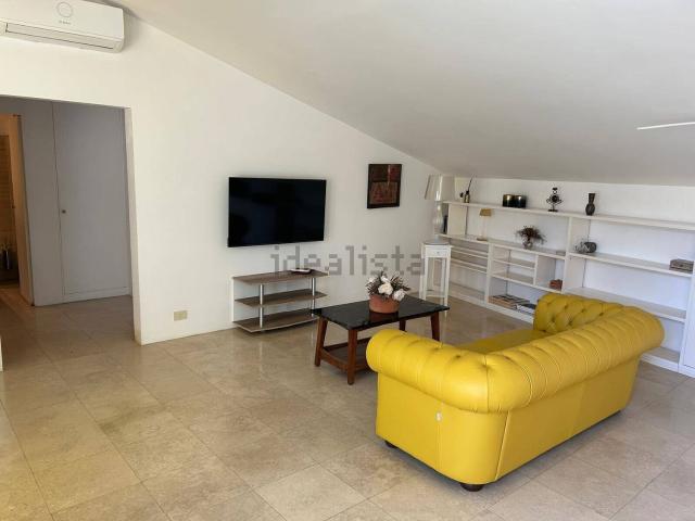 Appartamento in vendita di 117 m² in Via Cesare Battisti