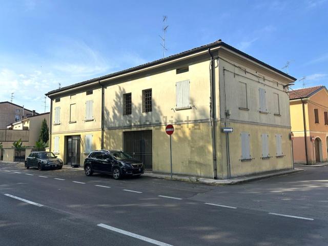Appartamento in vendita di 117 m² in Via Circonvallazione