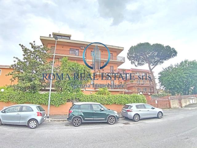 Appartamento in vendita di 117 m² in Via Ciro&apos  Marina