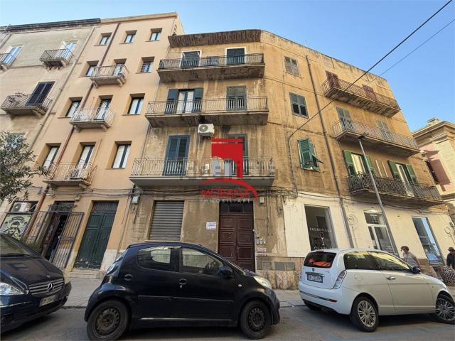 Appartamento in vendita di 117 m² in Via Ammiraglio Staiti, 5