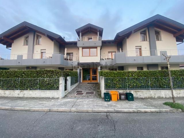 Appartamento in vendita di 117 m² in Via Giacomo Matteotti, 11