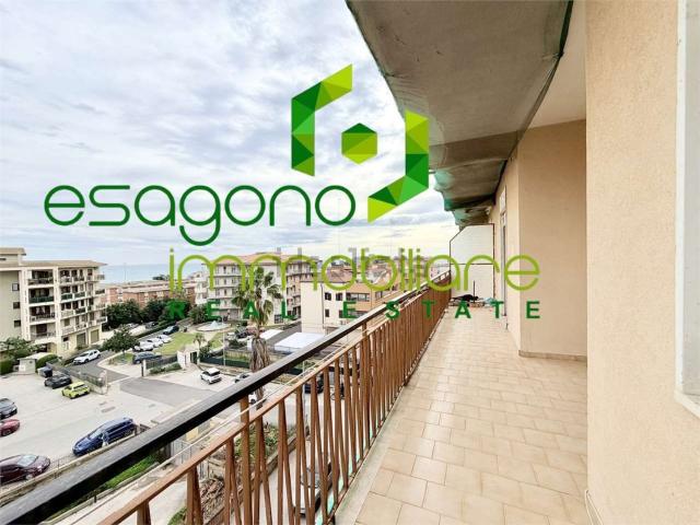 Appartamento in vendita di 117 m² in Via Grotta Santa, 323