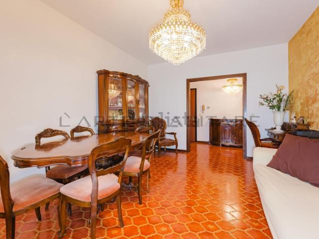 Appartamento in vendita di 117 m² in Via Guglielmo Marconi