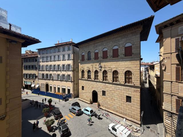 Appartamento in vendita di 117 m² in Via dè Tornabuoni