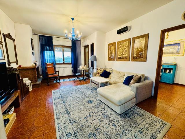 Appartamento in vendita di 117 m² in Via dei Colli della Serpentara