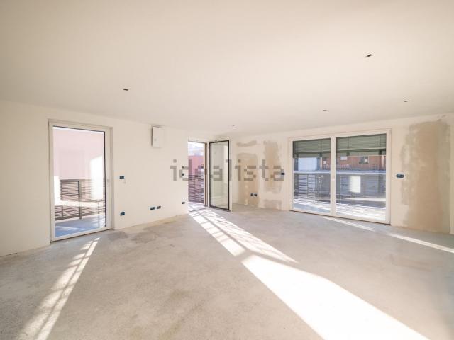 Appartamento in vendita di 117 m² in Via del Parco